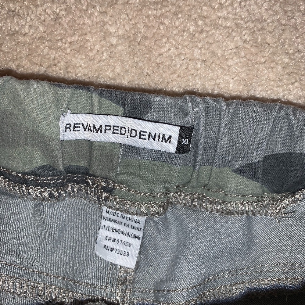 Camo Ripped Jeans Jogger Style - Picture 3 of 4